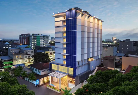 Foto Aston Inn Pantai Losari Makassar